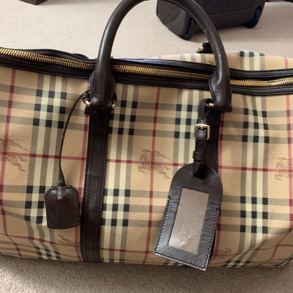 Authetic Burberry Duffle Bag - Picture 3 of 8